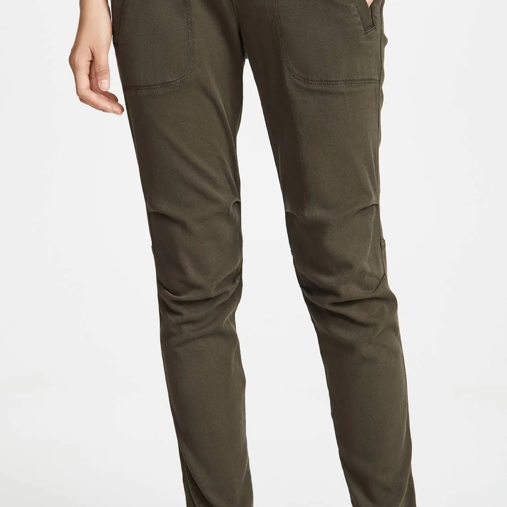 James Perse Green Skinny Pants with Tapered Fit